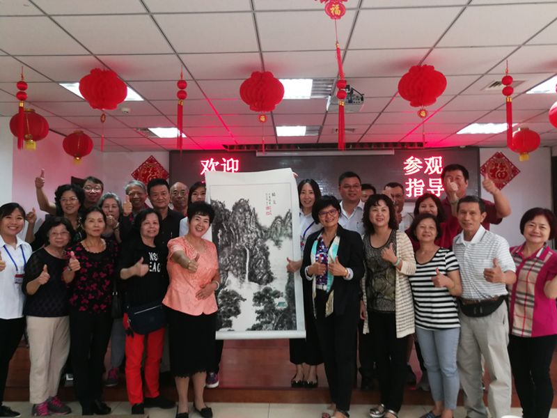 合影留念（國奧村社區）